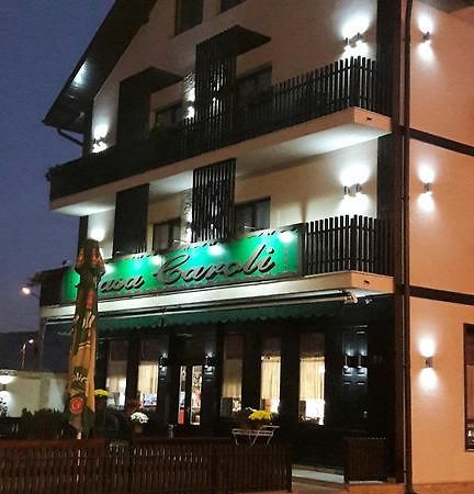Casa Caroli Hotel Târgu Jiu Eksteriør billede