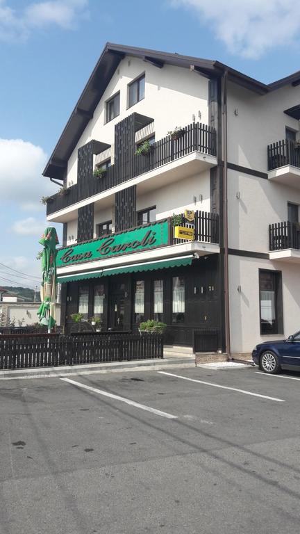 Casa Caroli Hotel Târgu Jiu Eksteriør billede