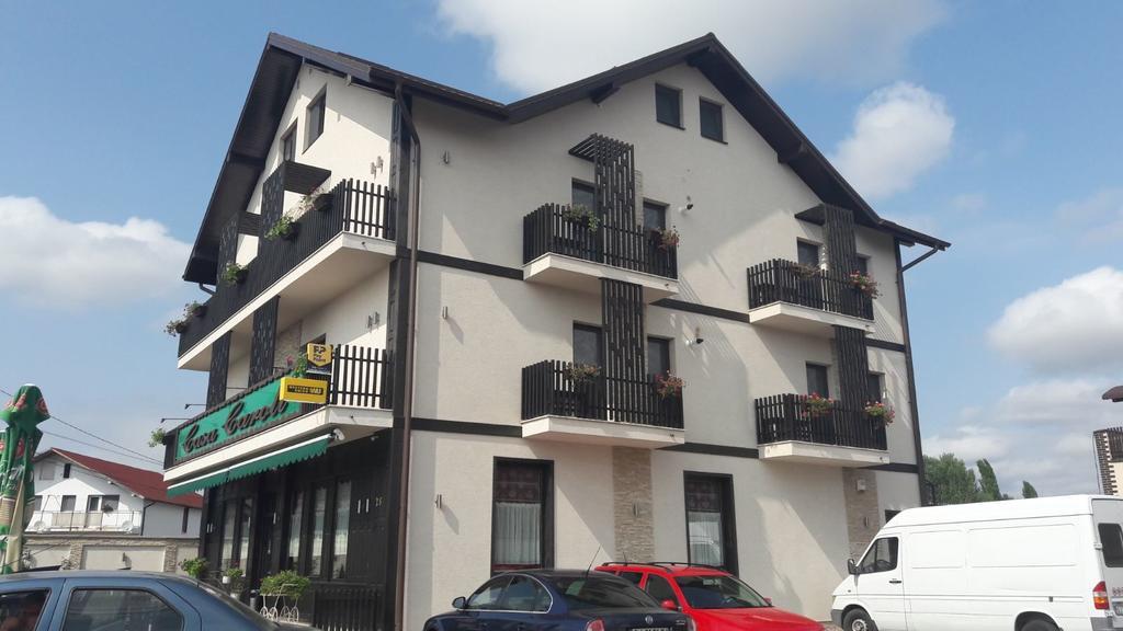 Casa Caroli Hotel Târgu Jiu Eksteriør billede